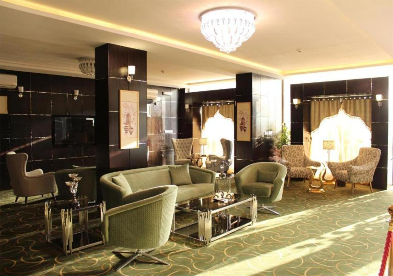 هذا منزلى الحمراء Riyadh Exterior photo