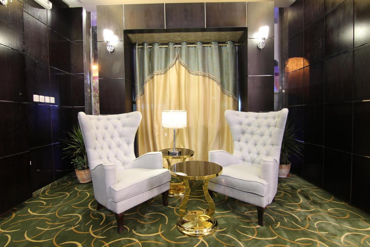 هذا منزلى الحمراء Riyadh Exterior photo